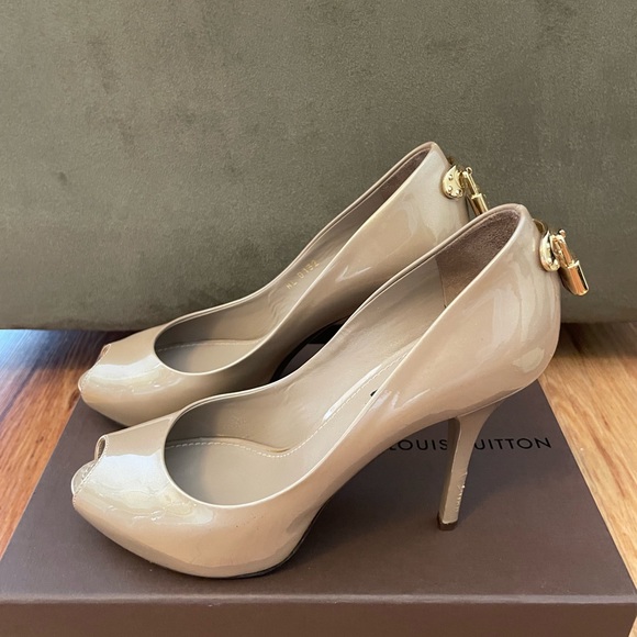 Louis Vuitton Heels - Picture 1 of 15